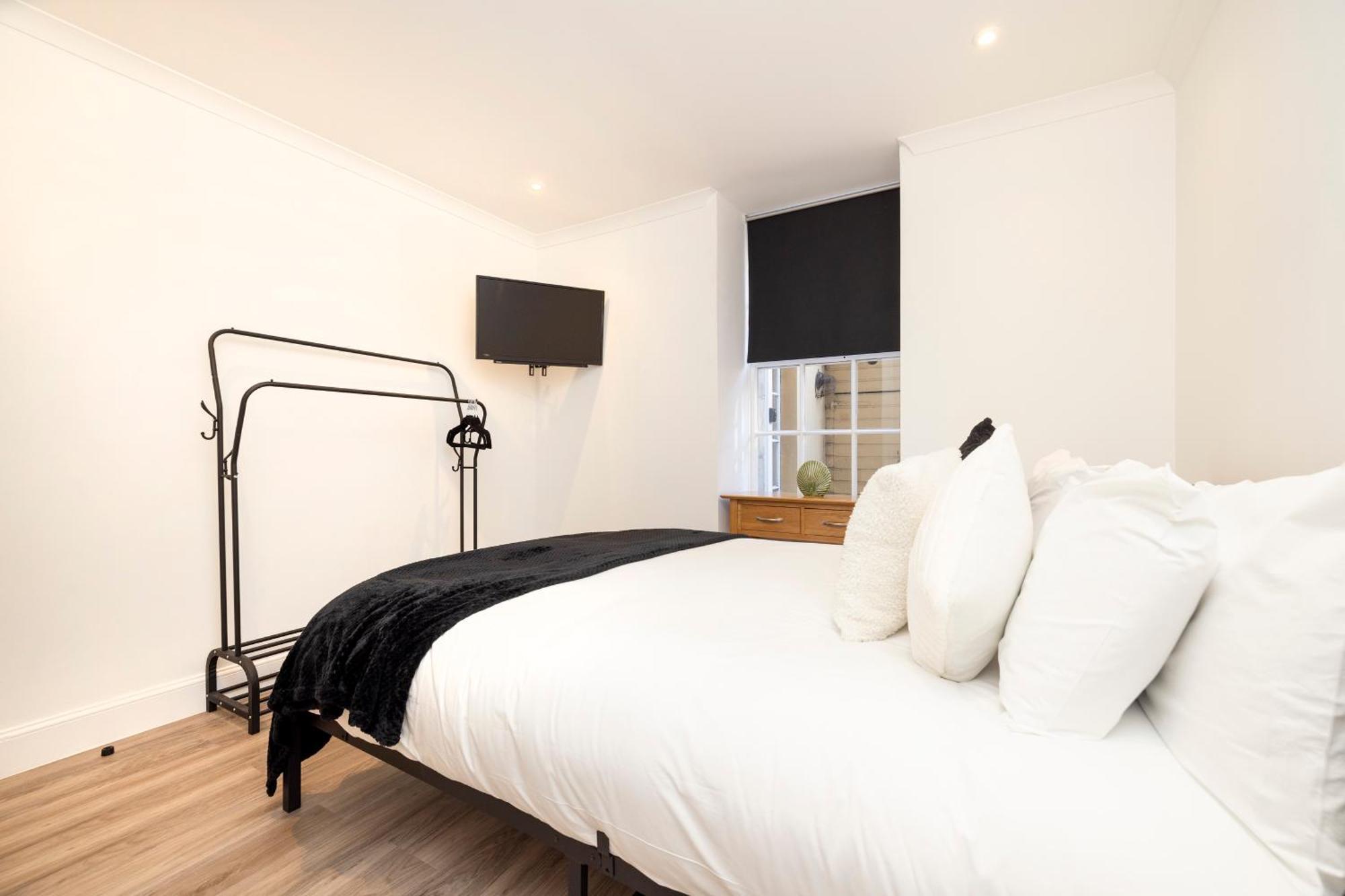 Joivy 3Br Flat In Haymarket With Free Parking Edimburgo Esterno foto