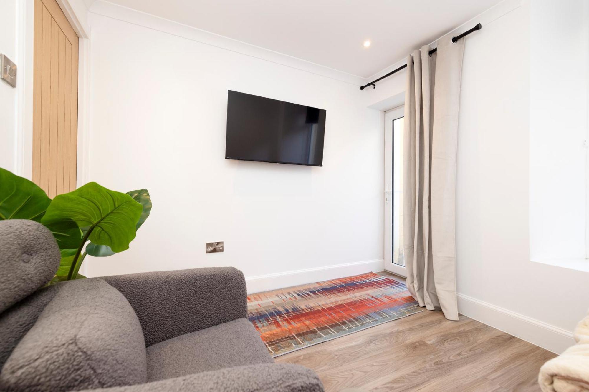 Joivy 3Br Flat In Haymarket With Free Parking Edimburgo Esterno foto