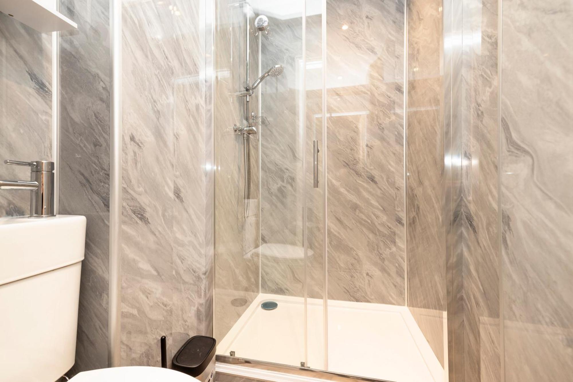 Joivy 3Br Flat In Haymarket With Free Parking Edimburgo Esterno foto