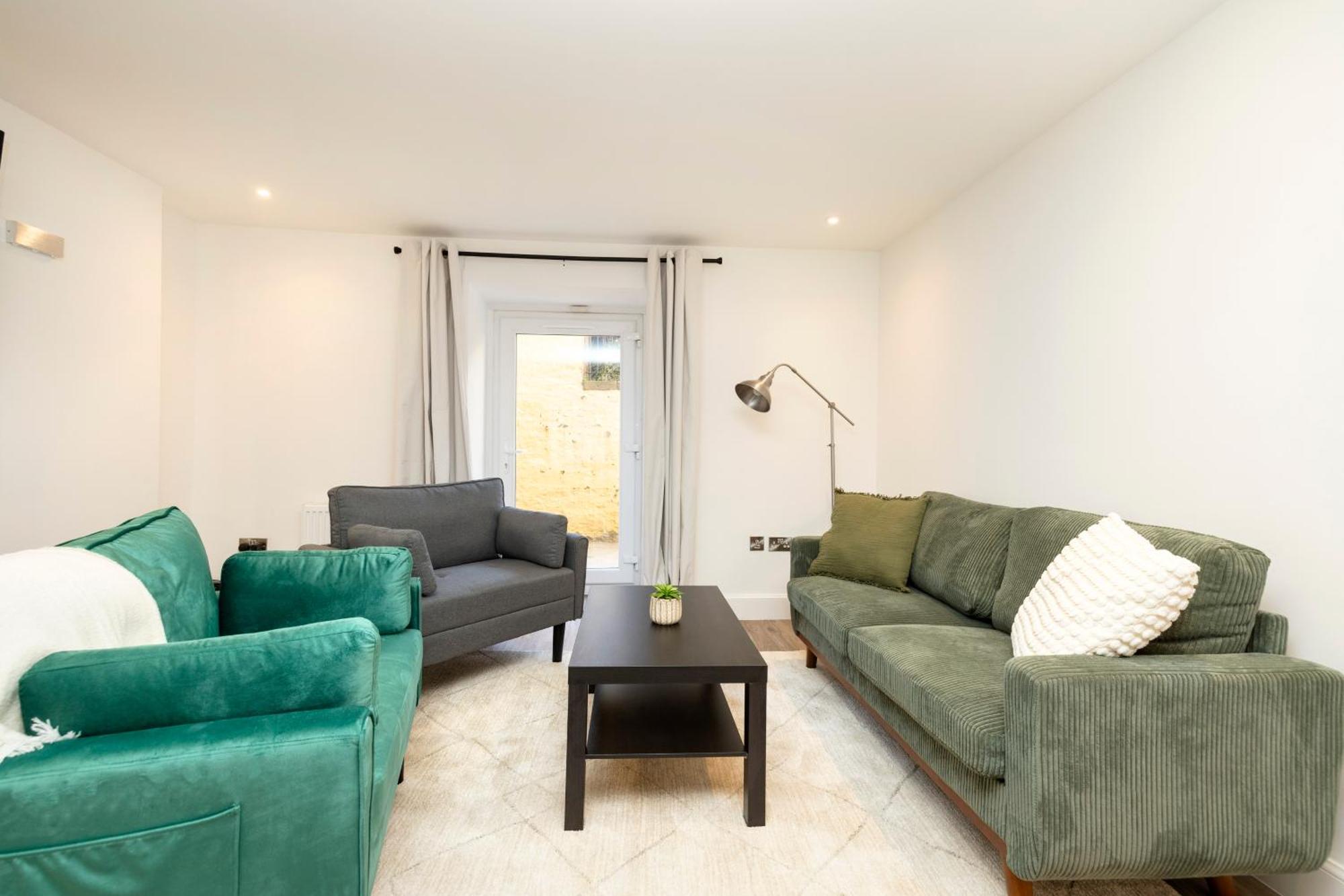 Joivy 3Br Flat In Haymarket With Free Parking Edimburgo Esterno foto