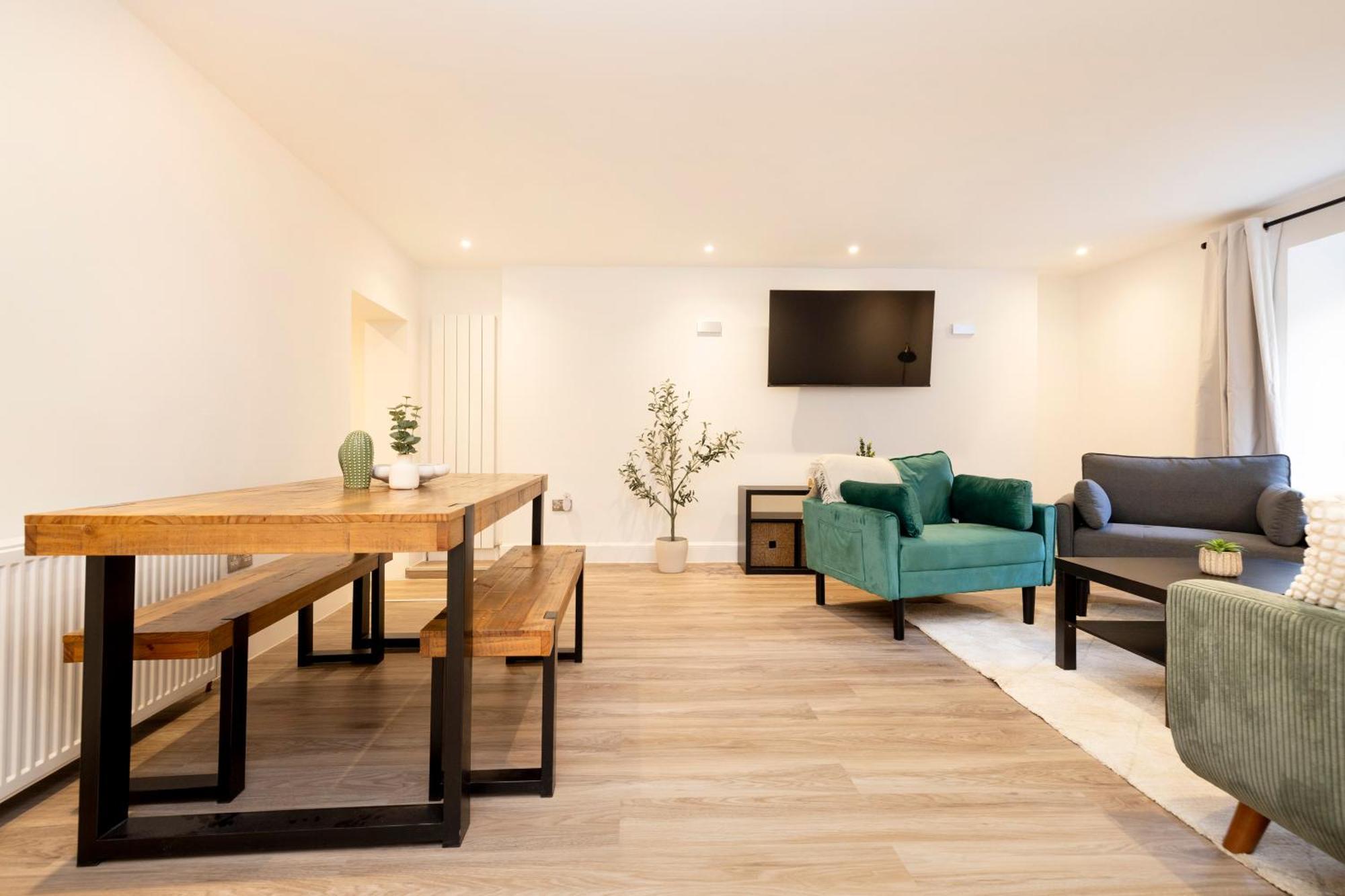 Joivy 3Br Flat In Haymarket With Free Parking Edimburgo Esterno foto