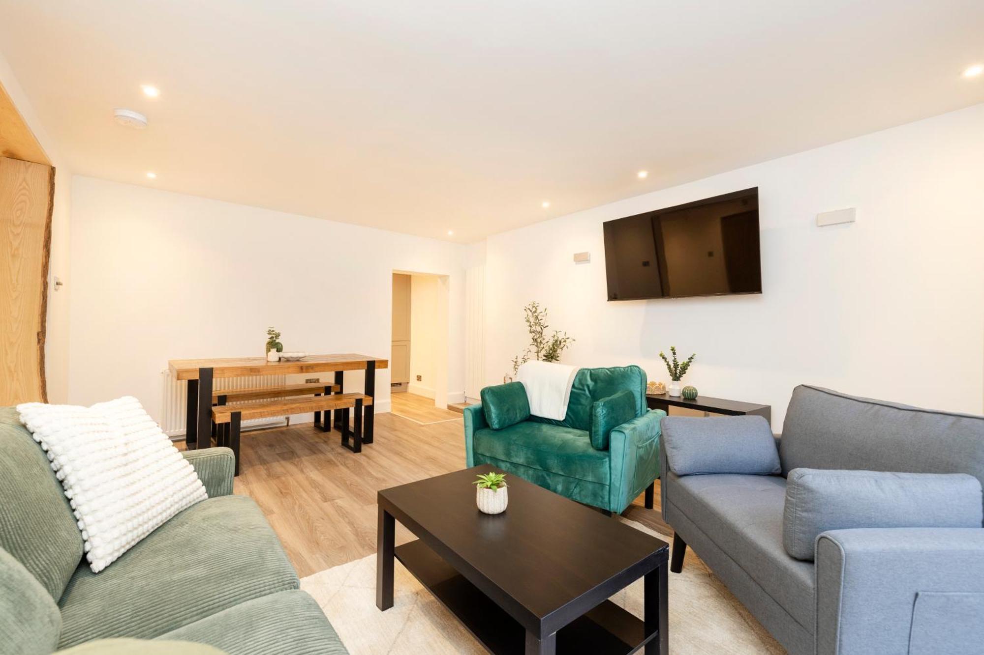 Joivy 3Br Flat In Haymarket With Free Parking Edimburgo Esterno foto