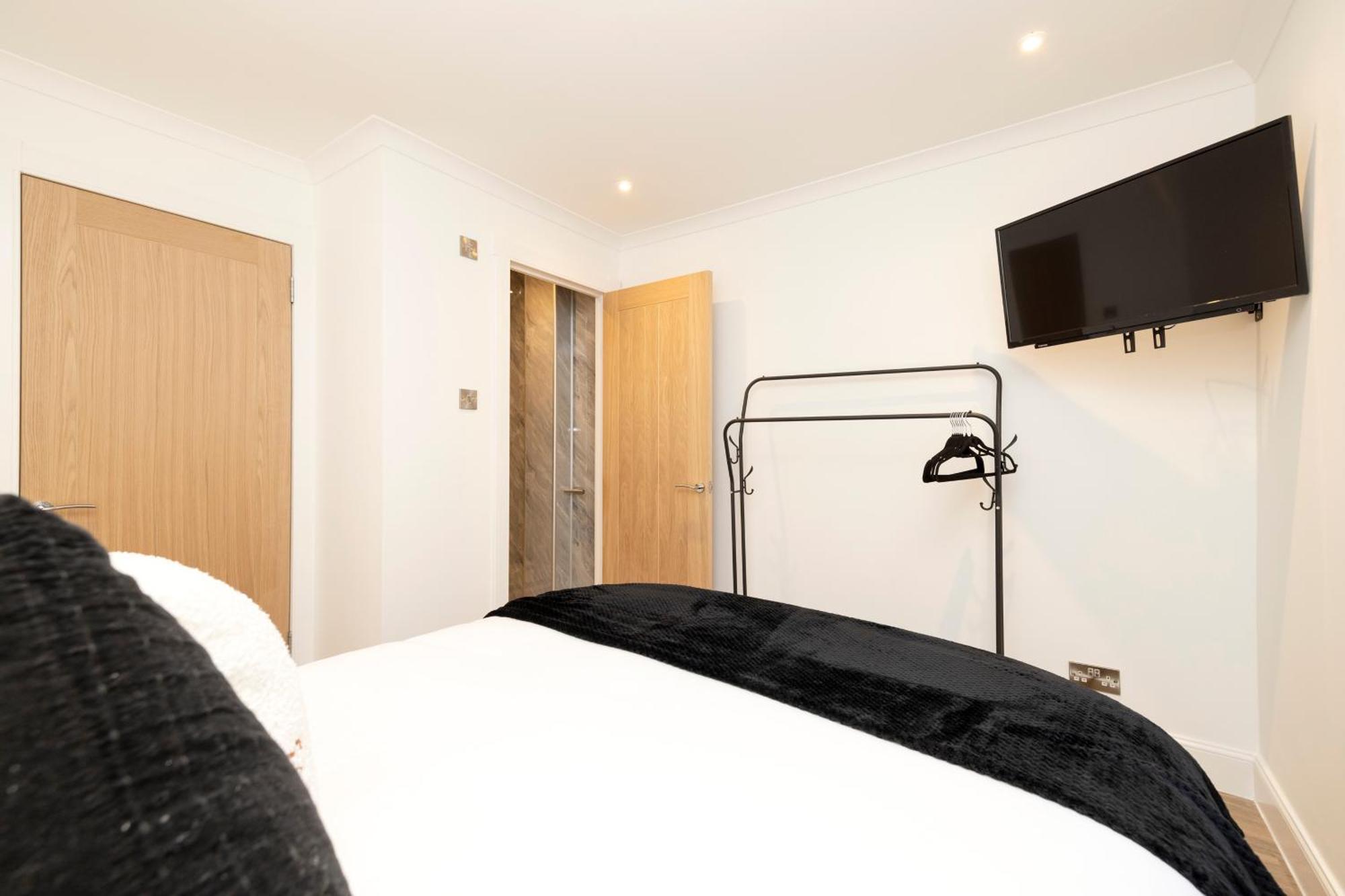 Joivy 3Br Flat In Haymarket With Free Parking Edimburgo Esterno foto