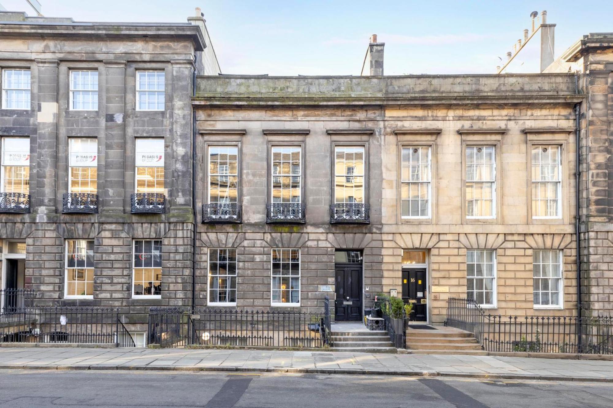 Joivy 3Br Flat In Haymarket With Free Parking Edimburgo Esterno foto