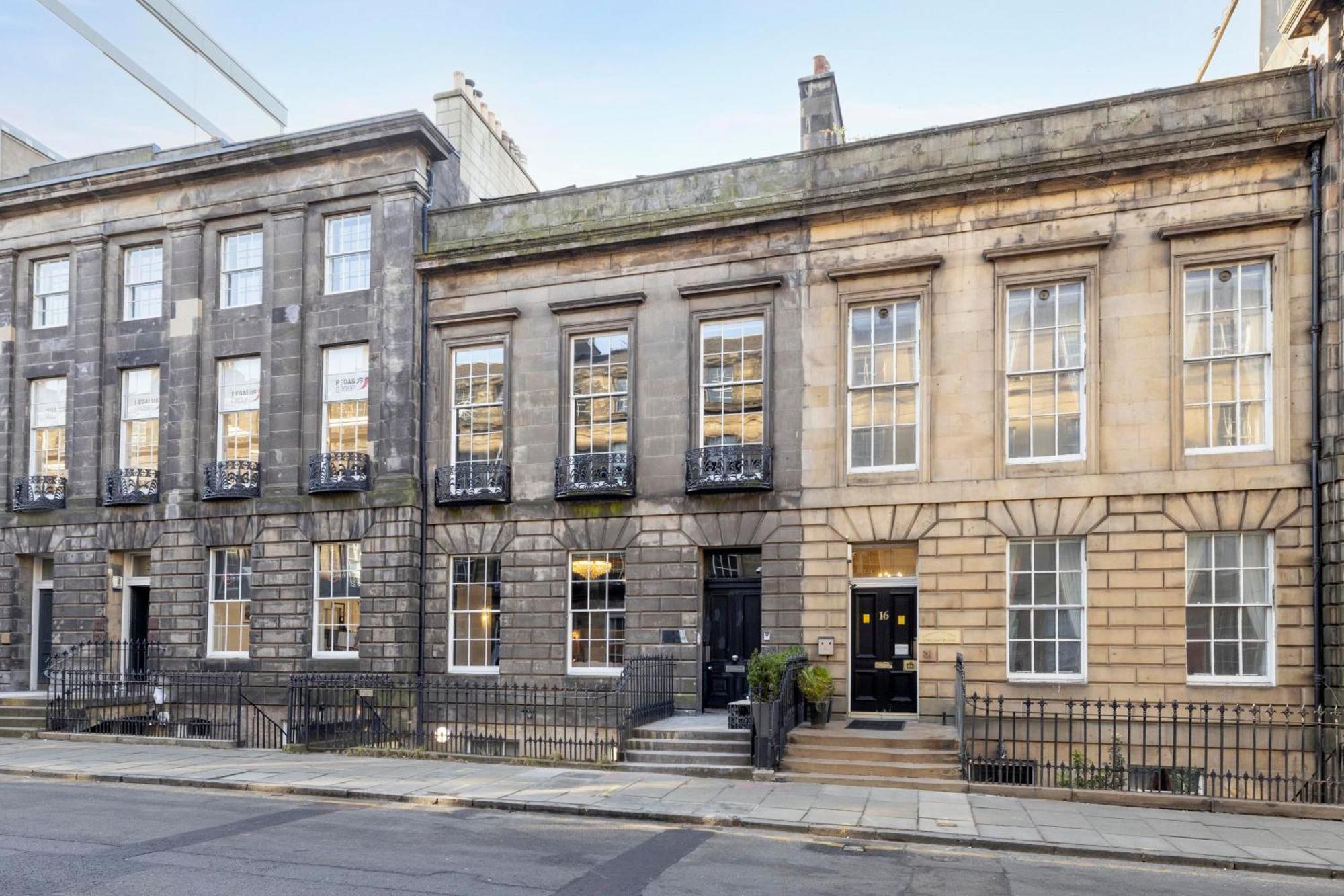 Joivy 3Br Flat In Haymarket With Free Parking Edimburgo Esterno foto